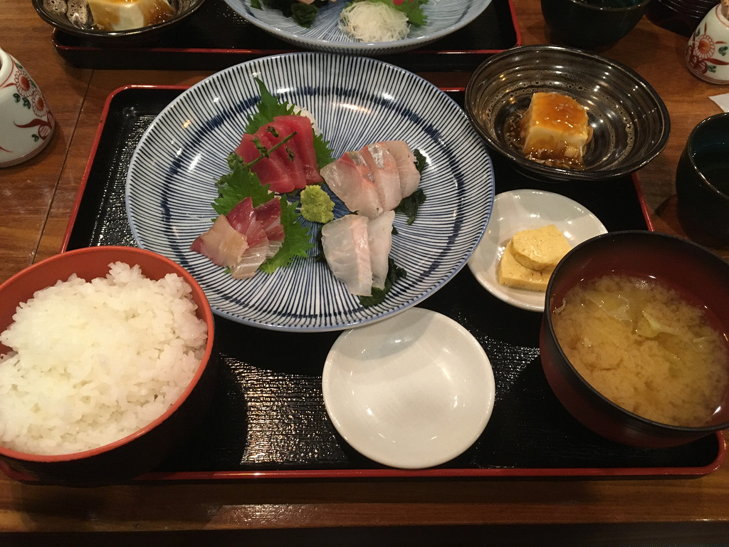 勇山亭 天然刺身盛定食