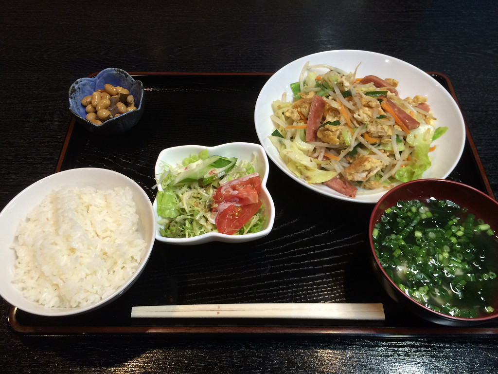 結まーる 麩チャンプルー定食